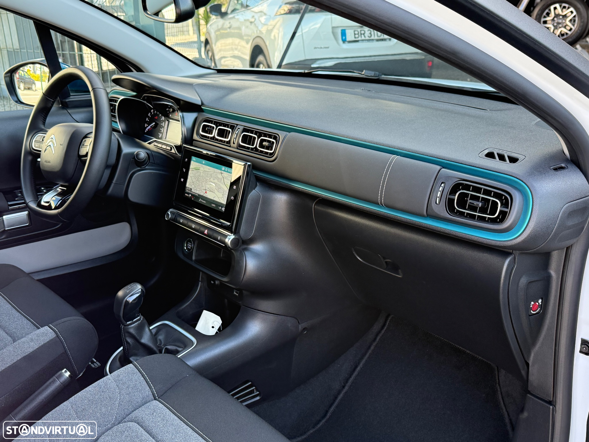 Citroën C3 1.2 PureTech Shine - 36