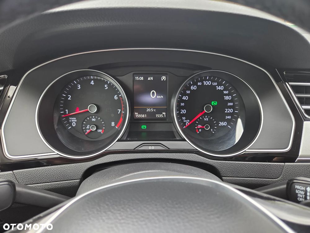 Volkswagen Passat - 7