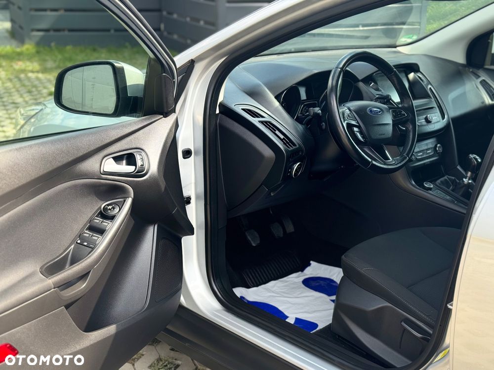 Ford Focus - 10