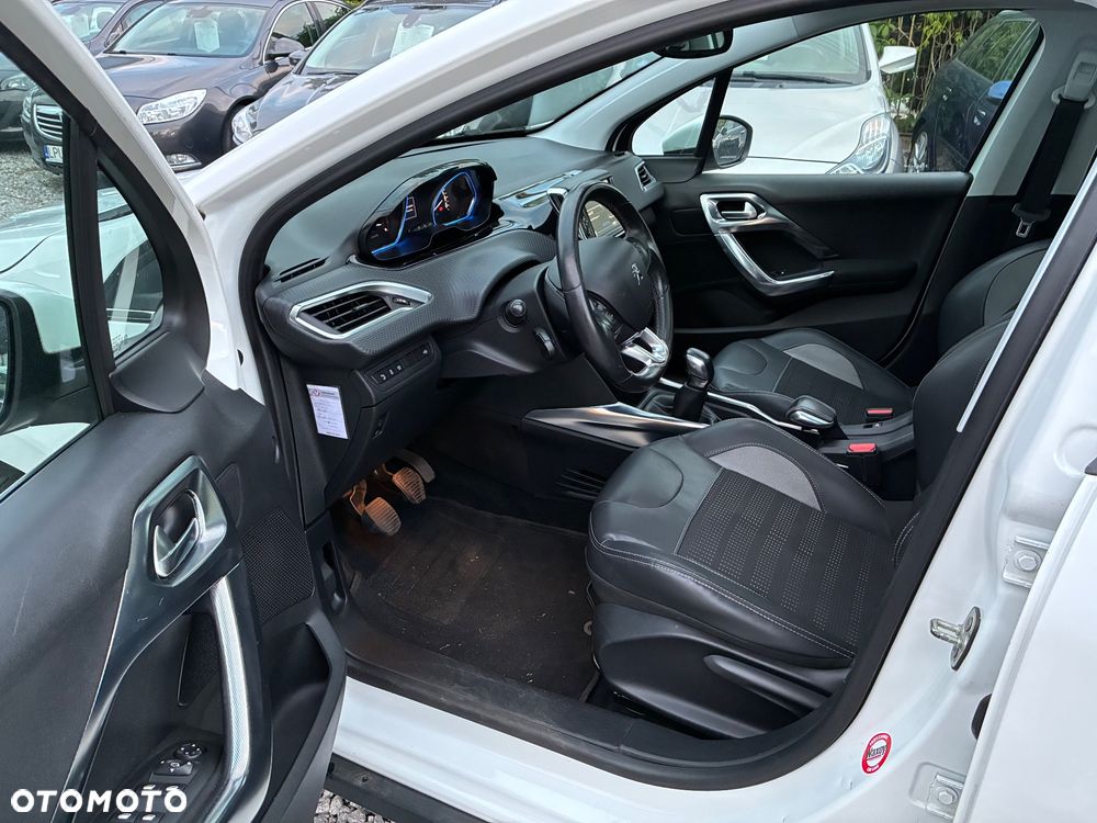 Peugeot 2008 1.6 e-HDi Allure S&S - 8