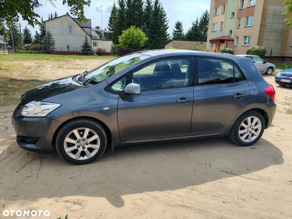 Toyota Auris - 1