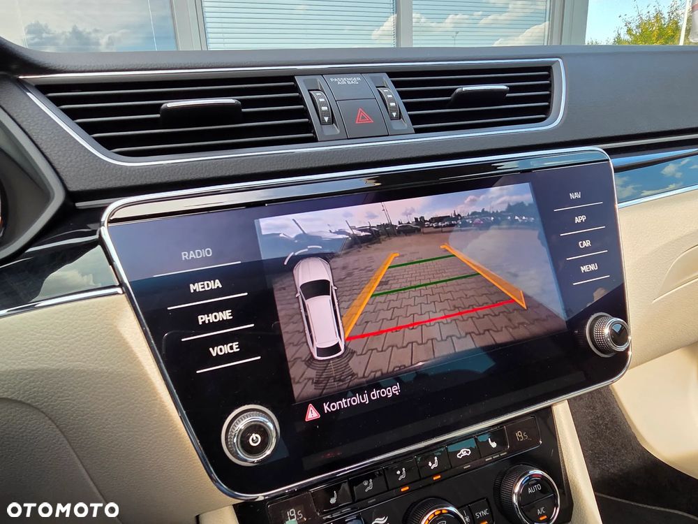 Skoda Superb 2.0 TDI 4x4 L&K DSG - 41