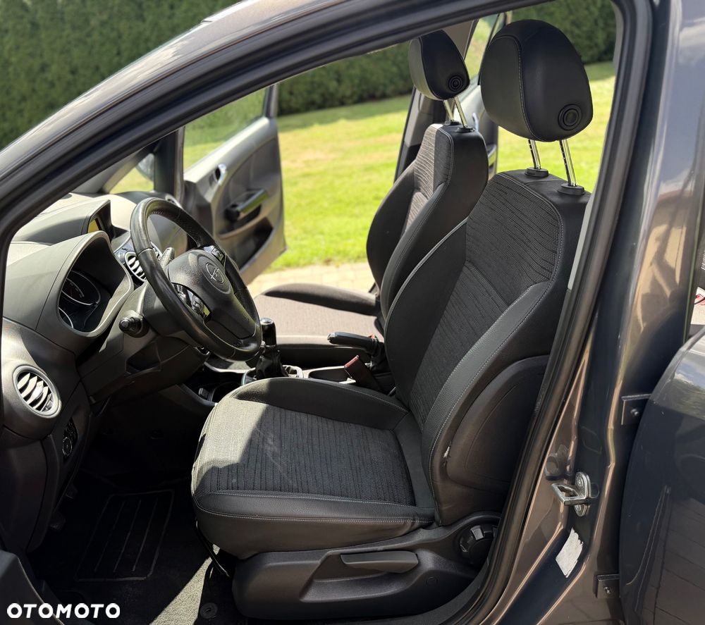 Opel Corsa 1.4 16V Energy - 32