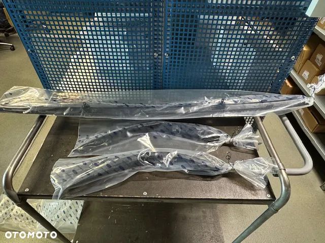 Zestaw listew zderzaka tylnego z czujnikiem odległości przy cofaniu Ford Mondeo 2000-2007 - 3