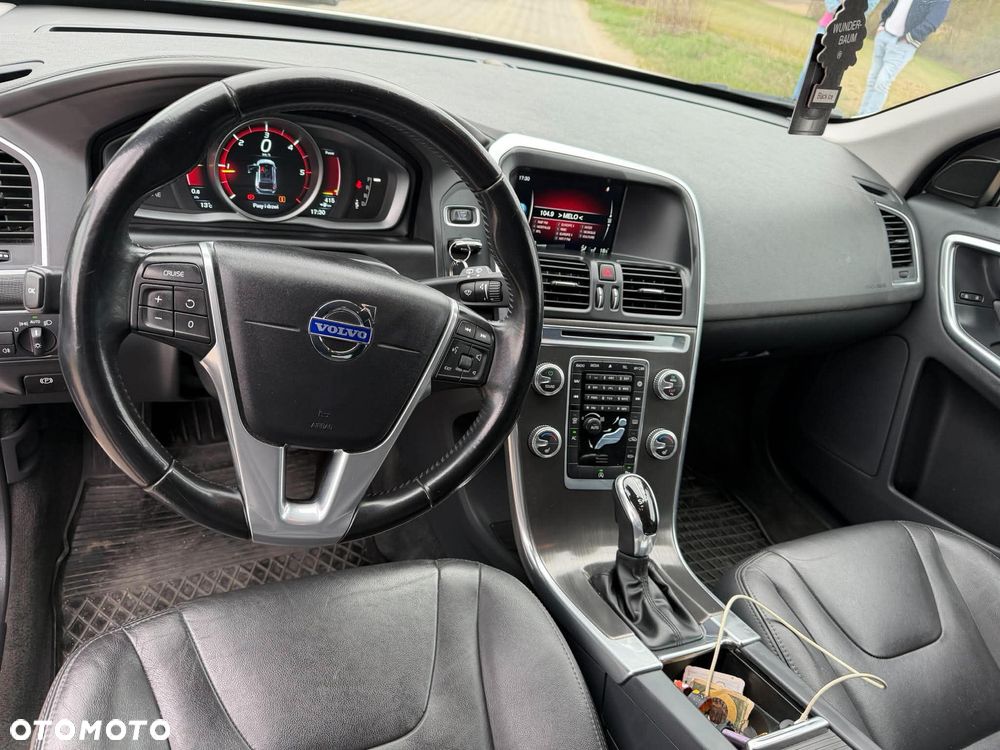 Volvo XC 60 - 4