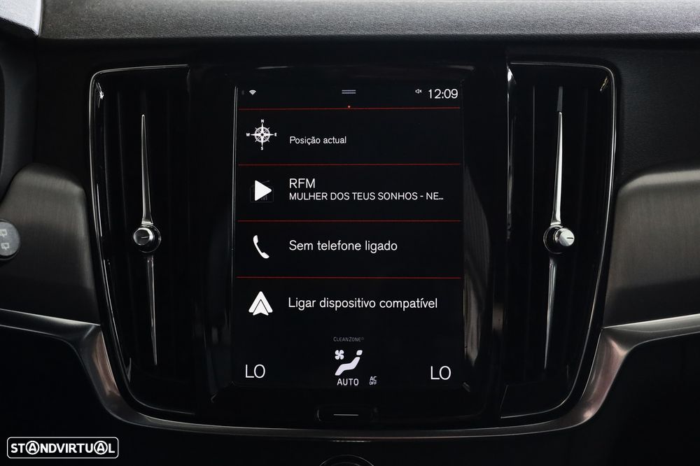 Volvo V90 2.0 D4 Momentum Geartronic - 22