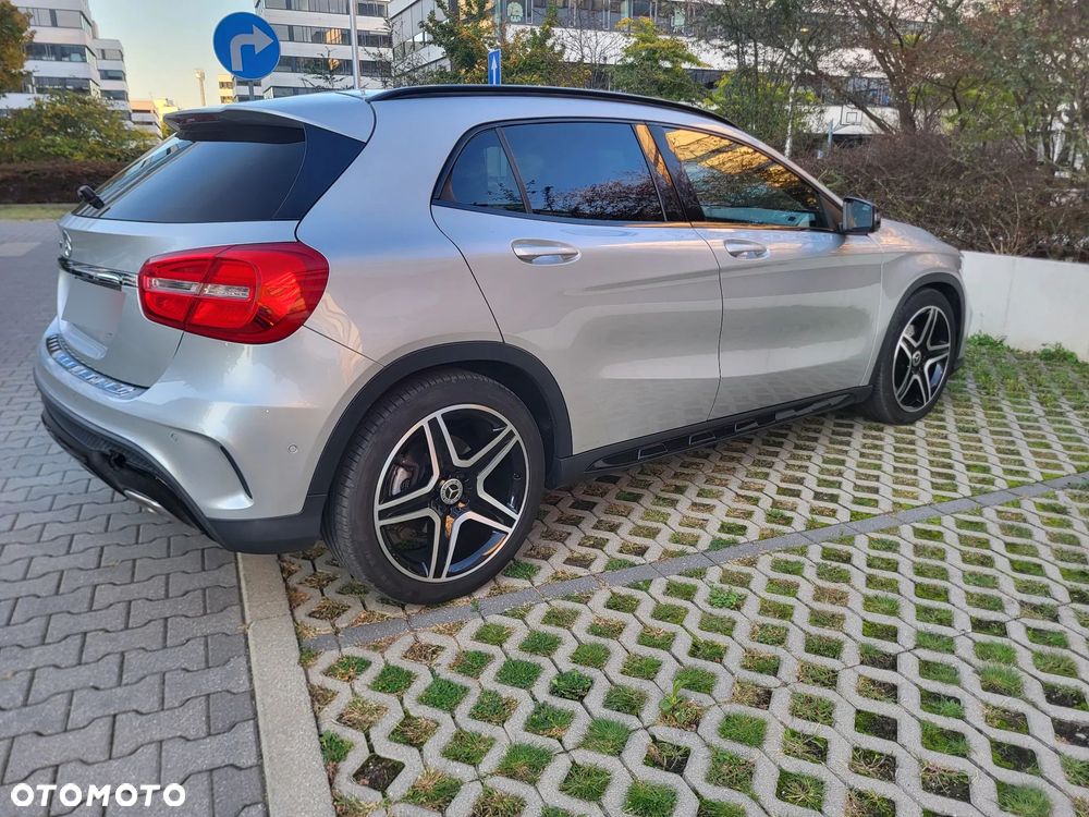 Mercedes-Benz GLA 220 d AMG Line - 6