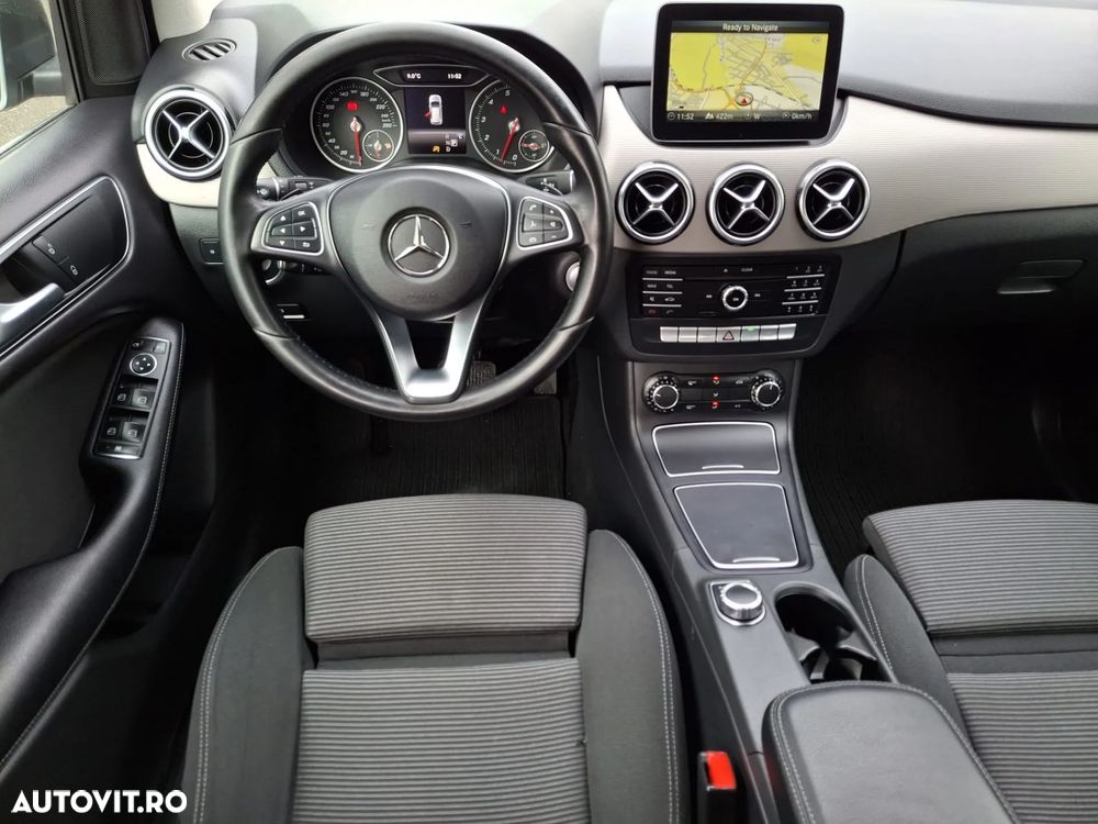 Mercedes-Benz B 180 7G-DCT Style - 11