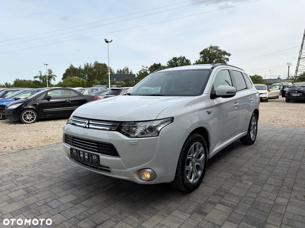 Mitsubishi Outlander Instyle NAVI + - 3
