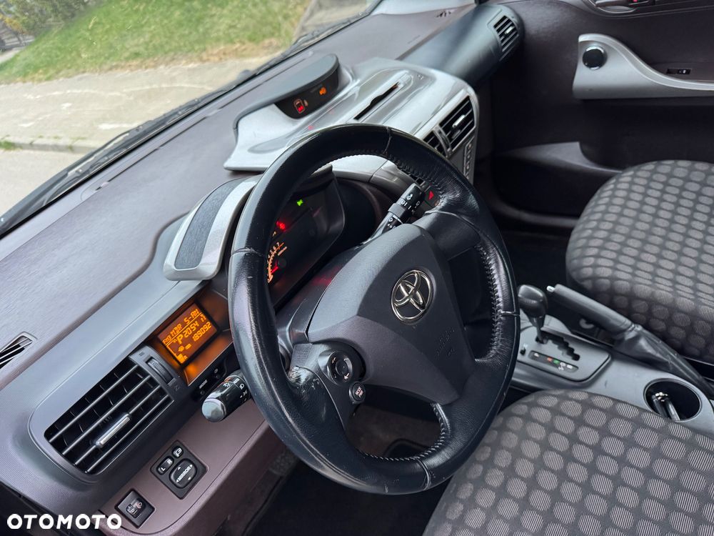 Toyota iQ 1.0 Multidrive + - 23