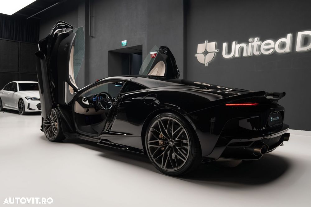 McLaren GT - 10