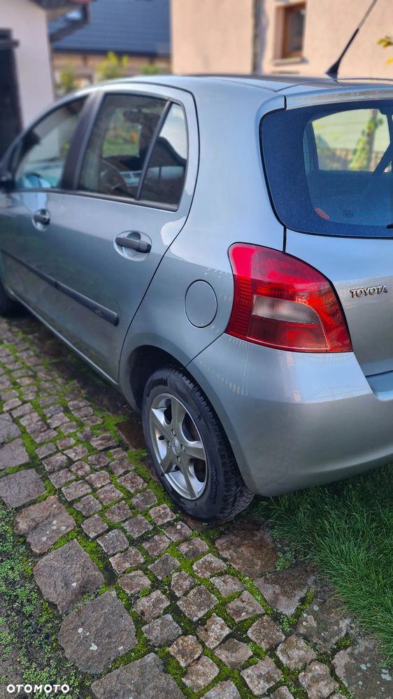 Toyota Yaris - 17