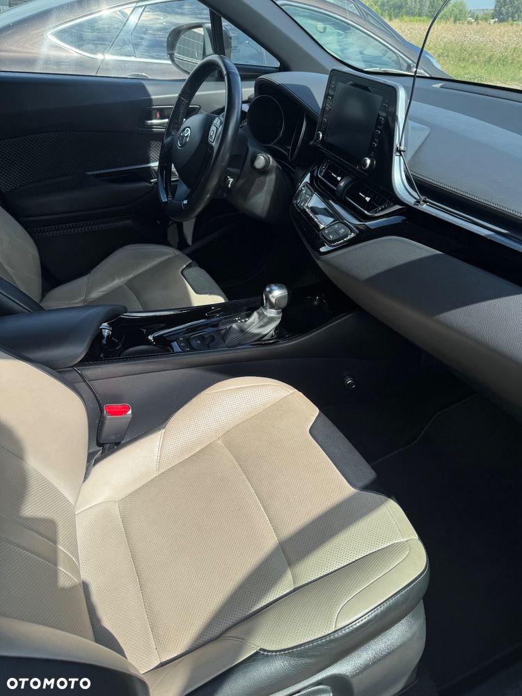 Toyota C-HR 2.0 Hybrid Executive - 11
