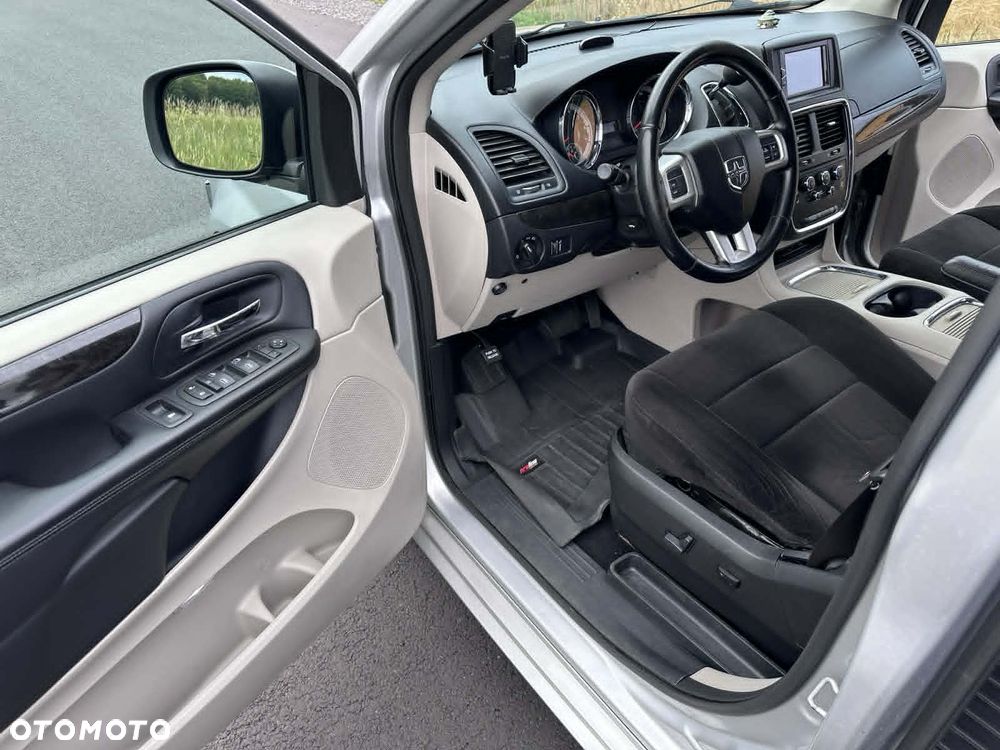 Dodge Grand Caravan 3.6 Express - 32