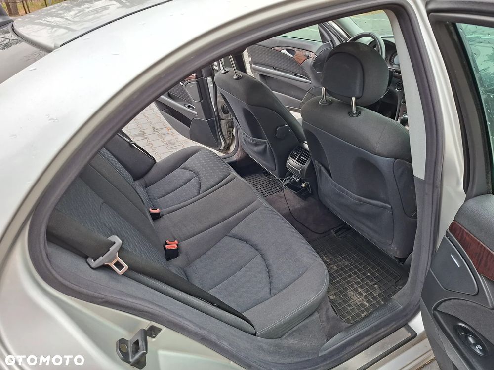 Mercedes-Benz Klasa E 220 CDI Automatik Avantgarde DPF - 10