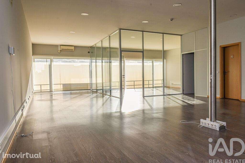 Loja / Estabelecimento Comercial em Marinha Grande de 135,00 m2 - Grande imagem: 2/10