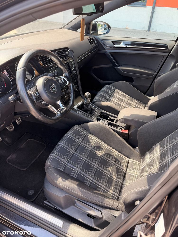 Volkswagen Golf 2.0 TDI BMT GTD - 8