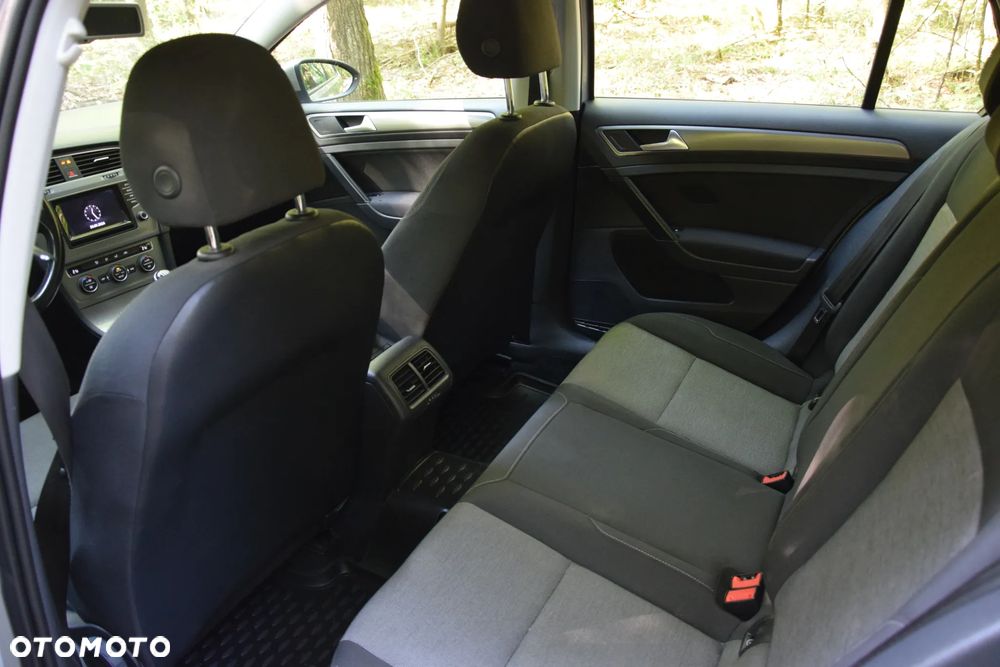 Volkswagen Golf 1.6 TDI BMT Comfortline - 32