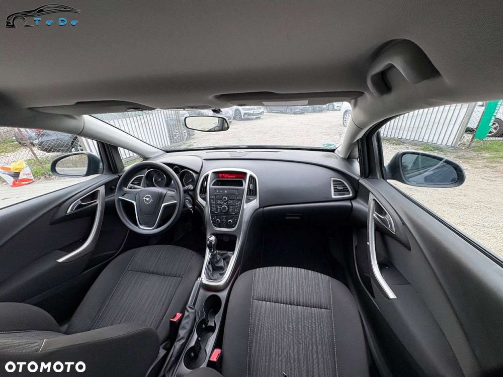 Opel Astra 2.0 CDTI Cosmo - 23