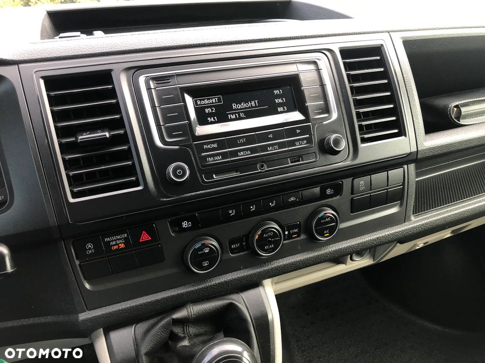 Volkswagen Caravelle - 39
