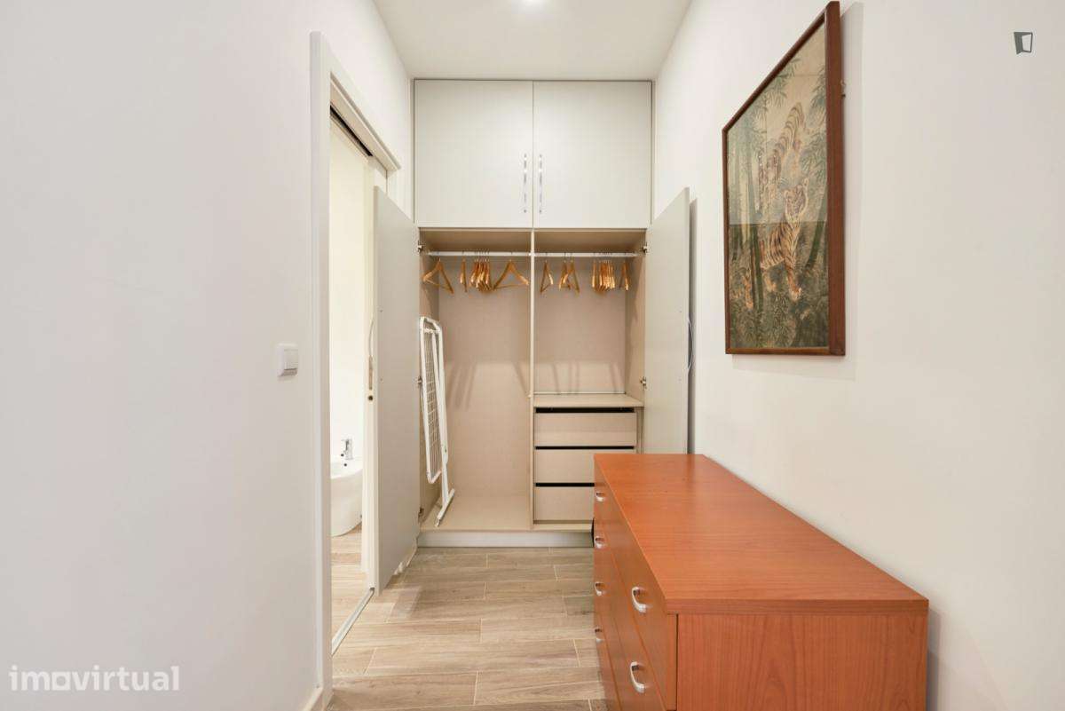Apartamento com 1 quartos - localizado em Princípe Real Lisbon - Grande imagem: 5/12