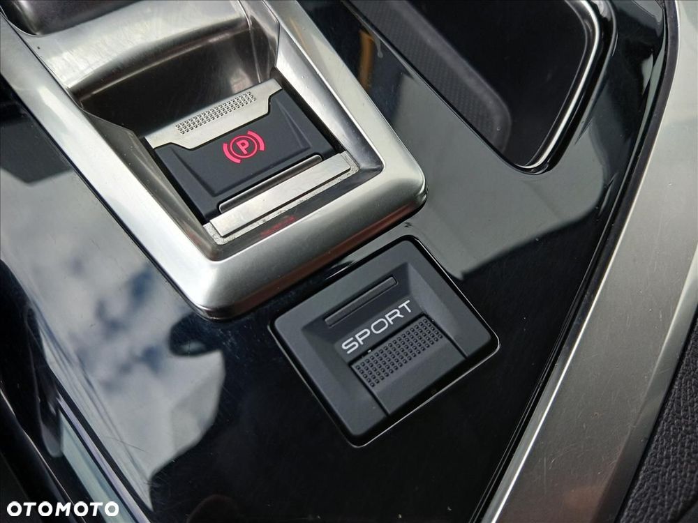 Peugeot 5008 1.6 PureTech Allure S&S EAT8 - 23
