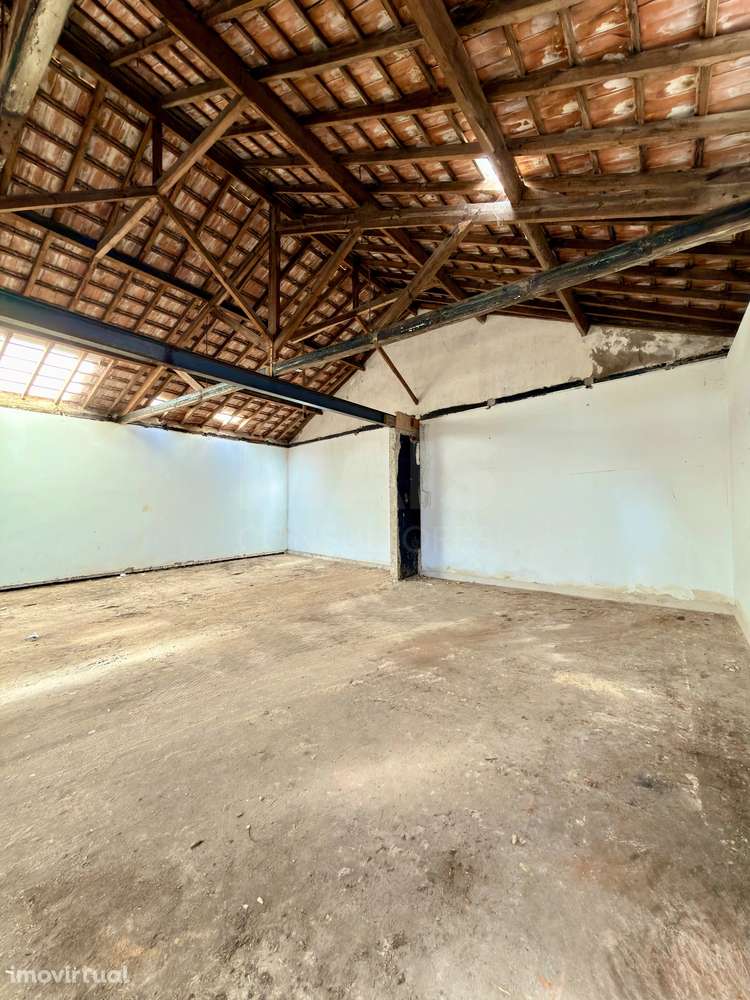 PENICHE | ARMAZÉM / ARRUMOS com potencial de conversão para Habitação - Grande imagem: 5/13