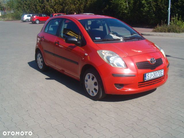 Daihatsu Sirion - 3
