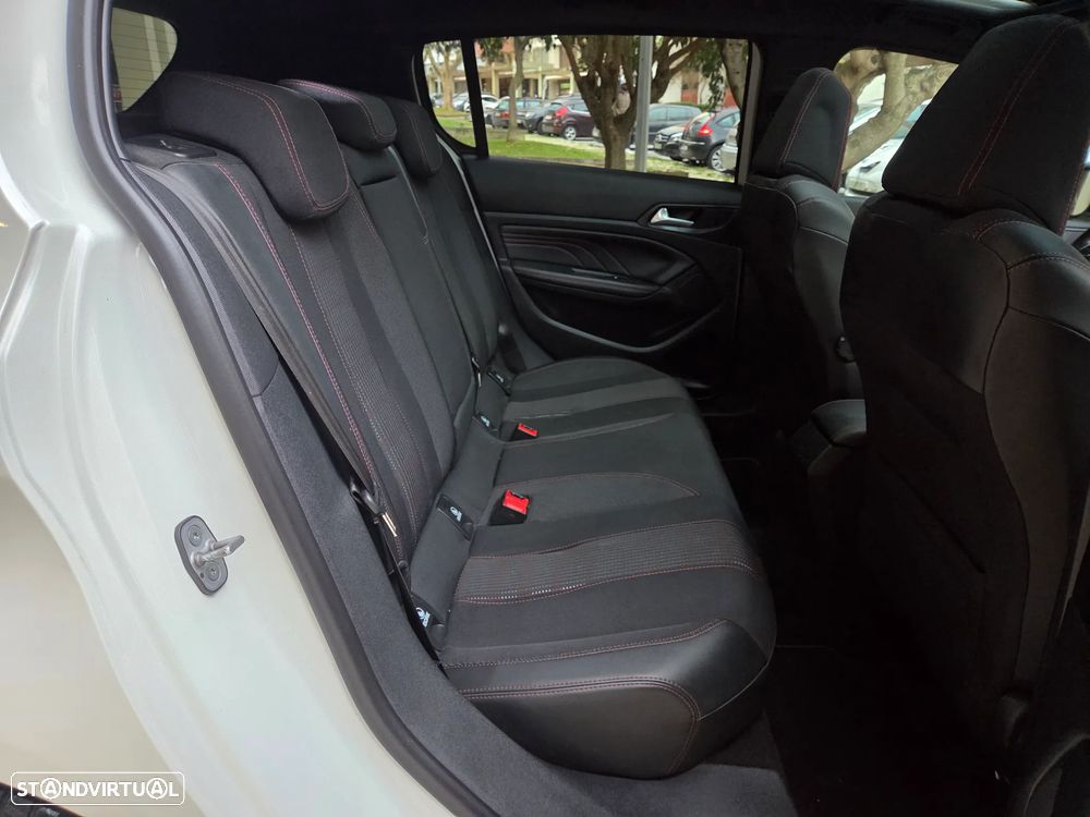 Peugeot 308 PureTech 130 EAT6 Stop & Start GT-Line Edition - 28