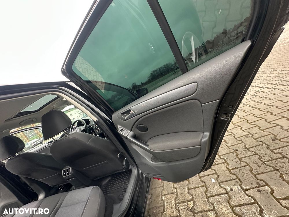 Volkswagen Golf 2.0 TDI DPF Style - 17