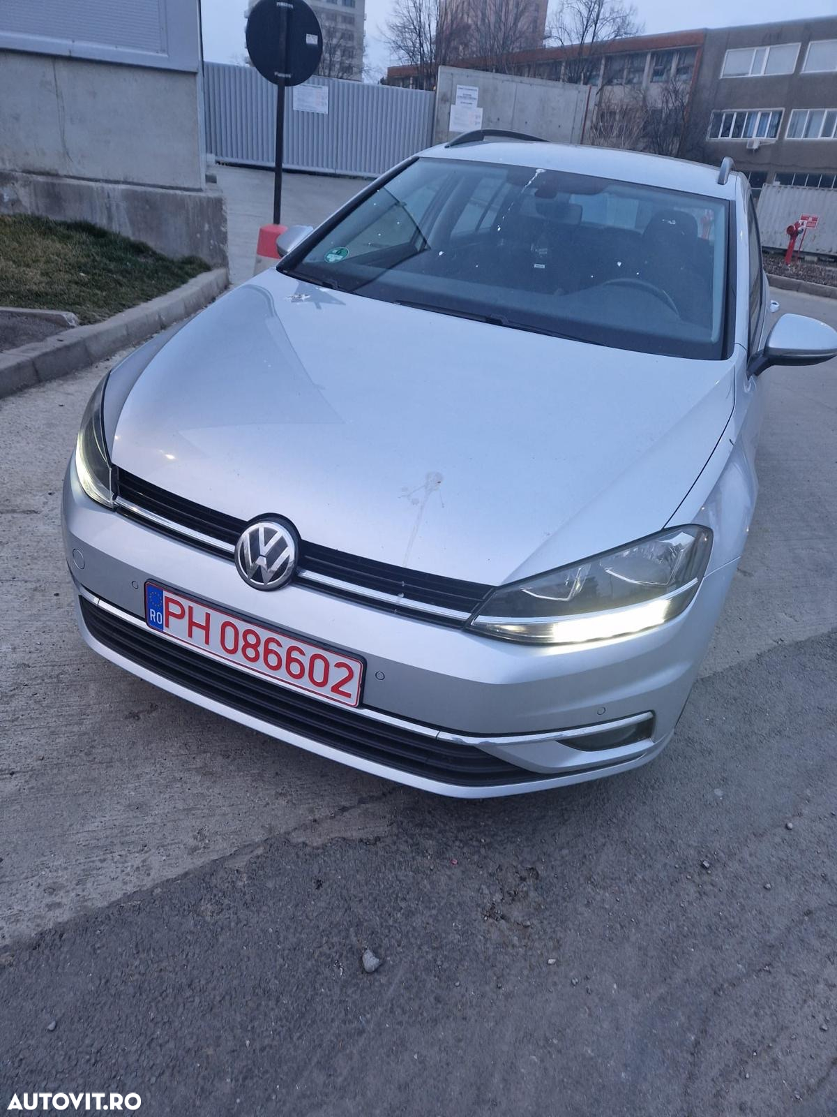 Volkswagen Golf 1.0 TSI Comfortline - 4
