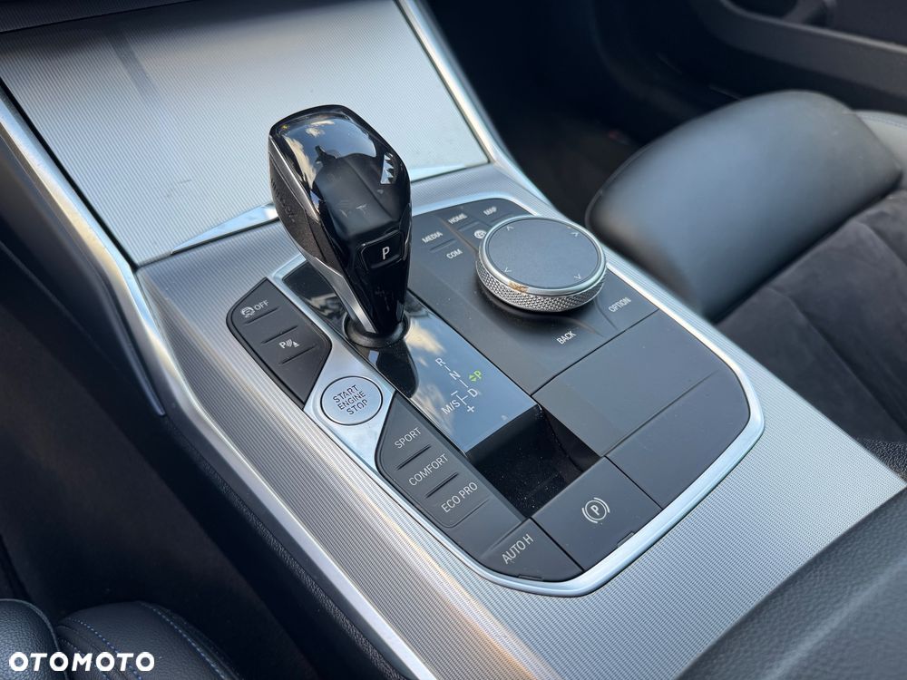 BMW Seria 3 320d xDrive M Sport - 19