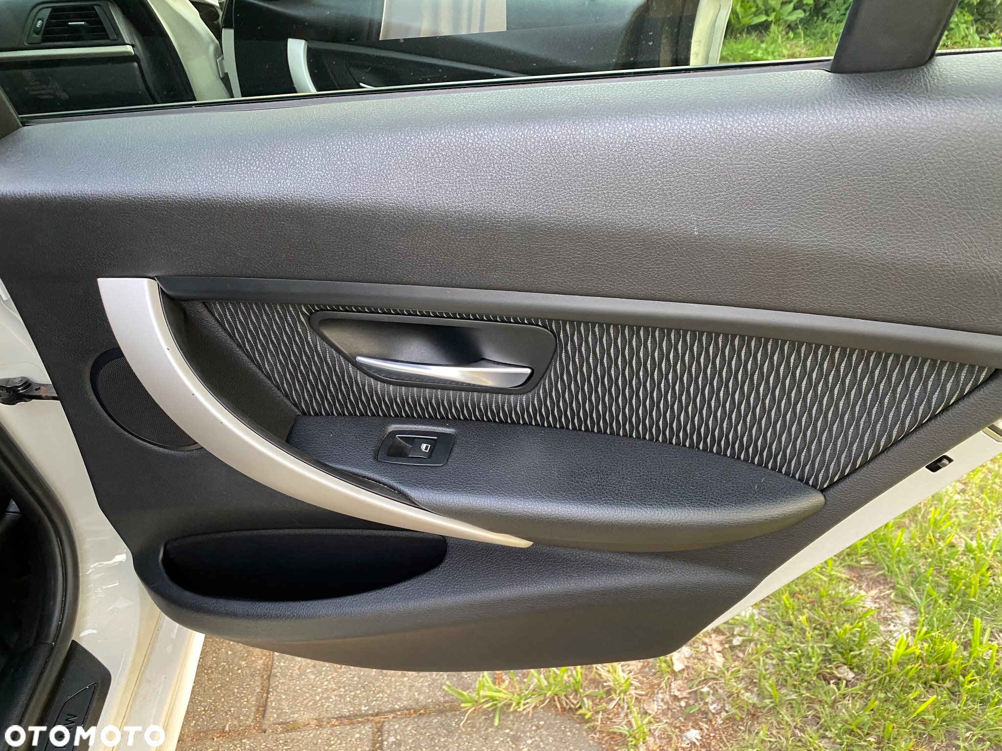 BMW Seria 3 318d - 19