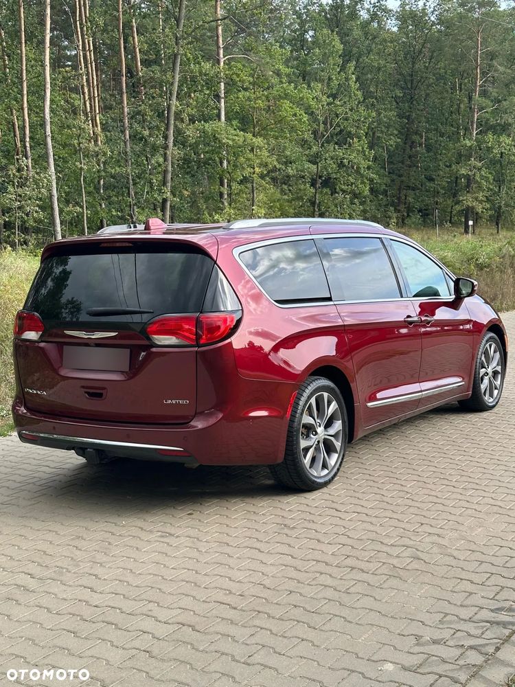 Chrysler Pacifica - 3