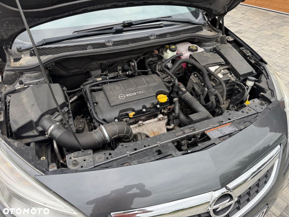 Opel Astra 1.4 T Essentia - 13