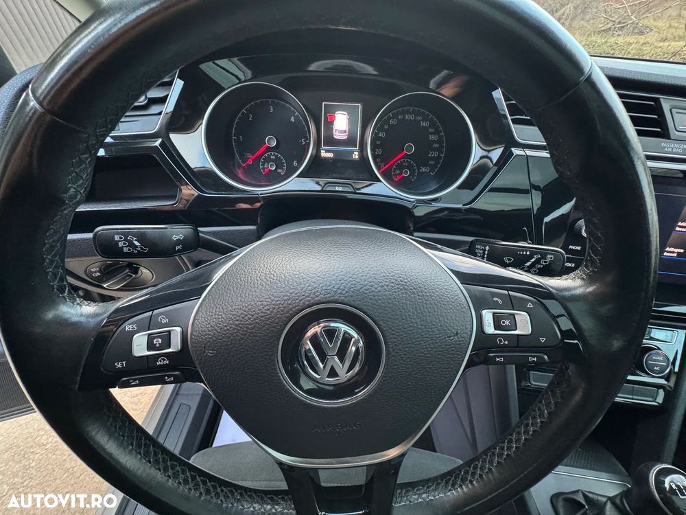 Volkswagen Touran 2.0 TDI Comfortline - 3