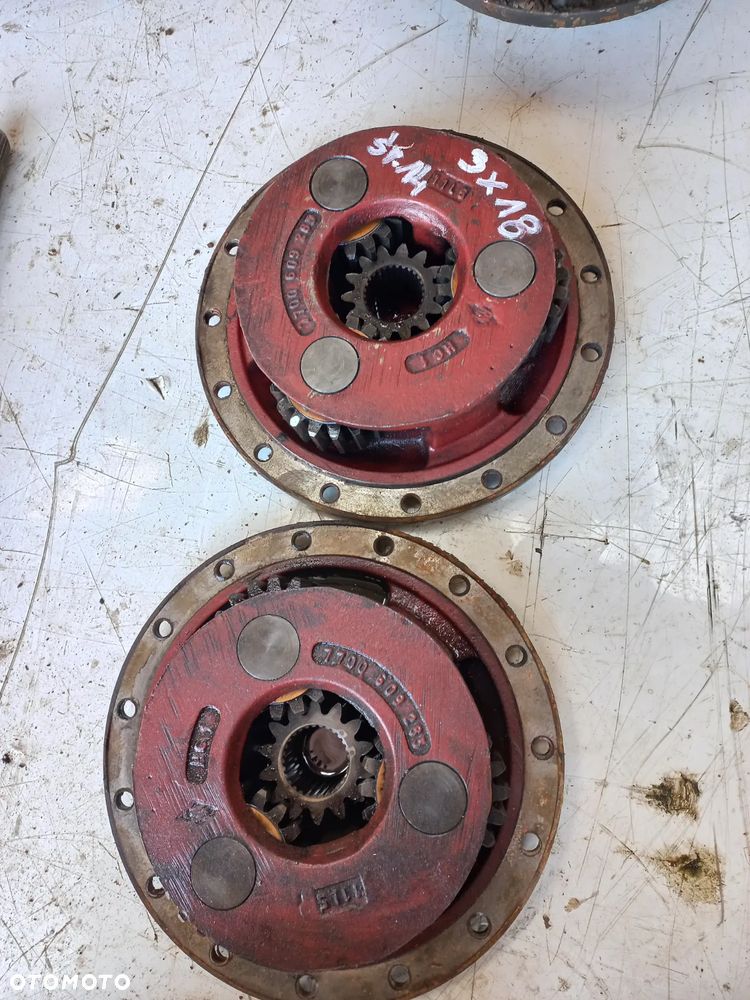 Części Renault 106.54,110.54,120.54,133.54,145.54,155.54 Półoś,krzyżak Z32,Z29,układ planetarny,kosz,zwolnica,pokrywa,bieżnia,obudowa 7700609283,Opryskiwacz Matrot satelita 18z,koło zębate  układu planetarnego 52z ATAK kołoataku wałek ataku 9x34  obudowa mostu reference,zwrotnica,łoże,podpora mostu,kołyska - 13