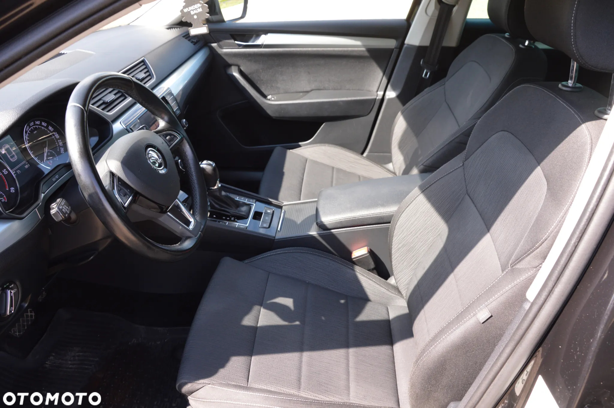 Skoda Superb 2.0 TDI Ambition DSG - 8