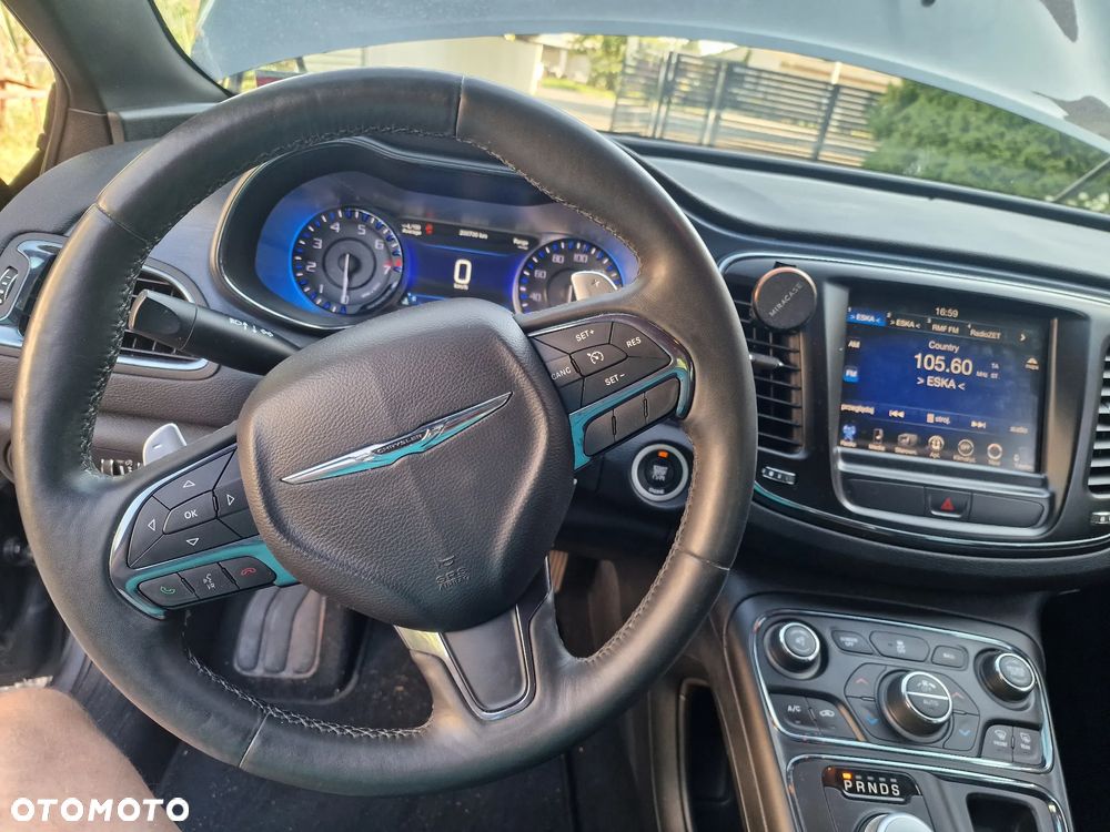Chrysler 200 - 12