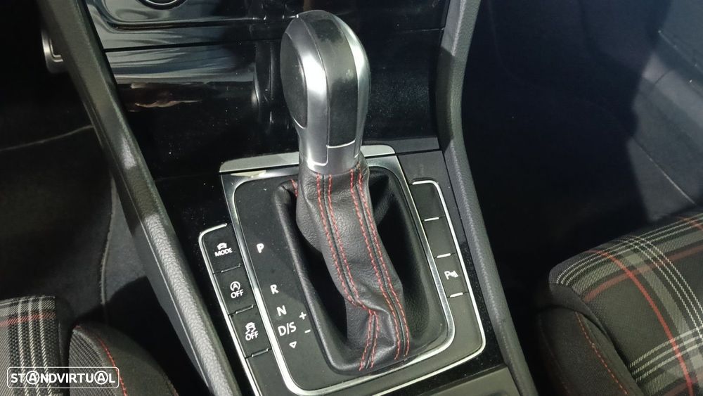 VW Golf 2.0 TSI GTI DSG Performance - 17