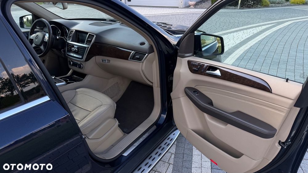 Mercedes-Benz ML - 14