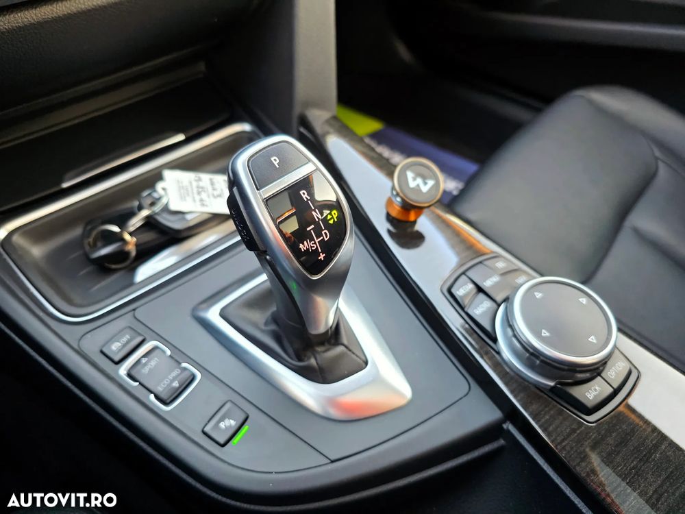 BMW Seria 3 320d Sport-Aut. Luxury Line - 29