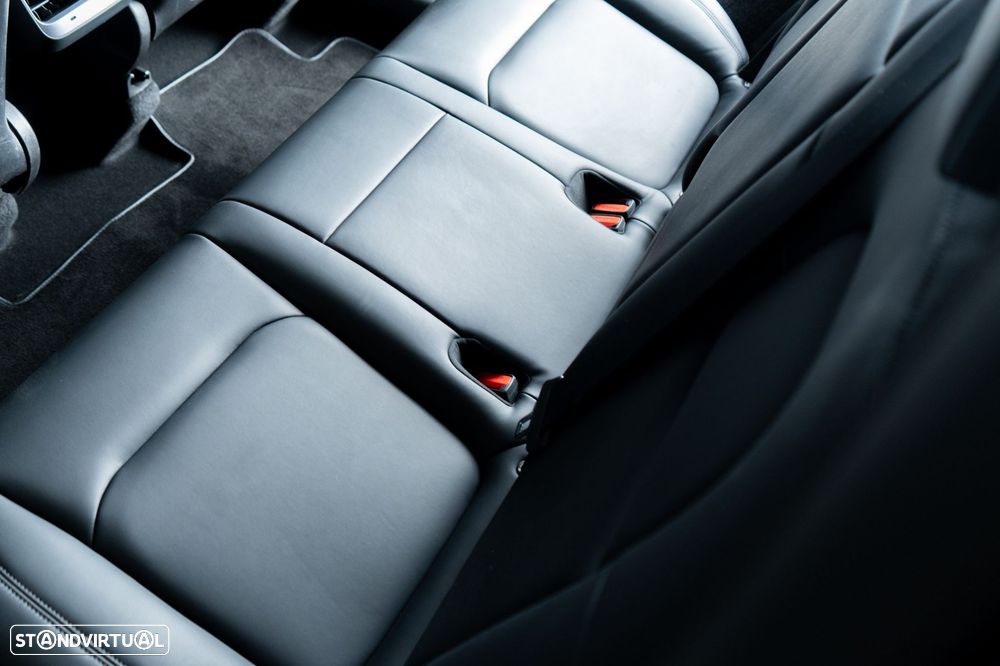 Tesla Model Y Performance Tração Integral - 18