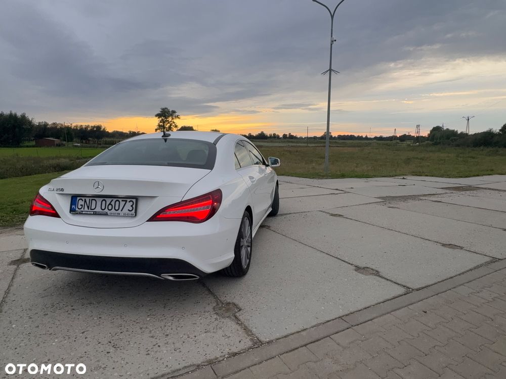 Mercedes-Benz CLA 250 7G-DCT - 2