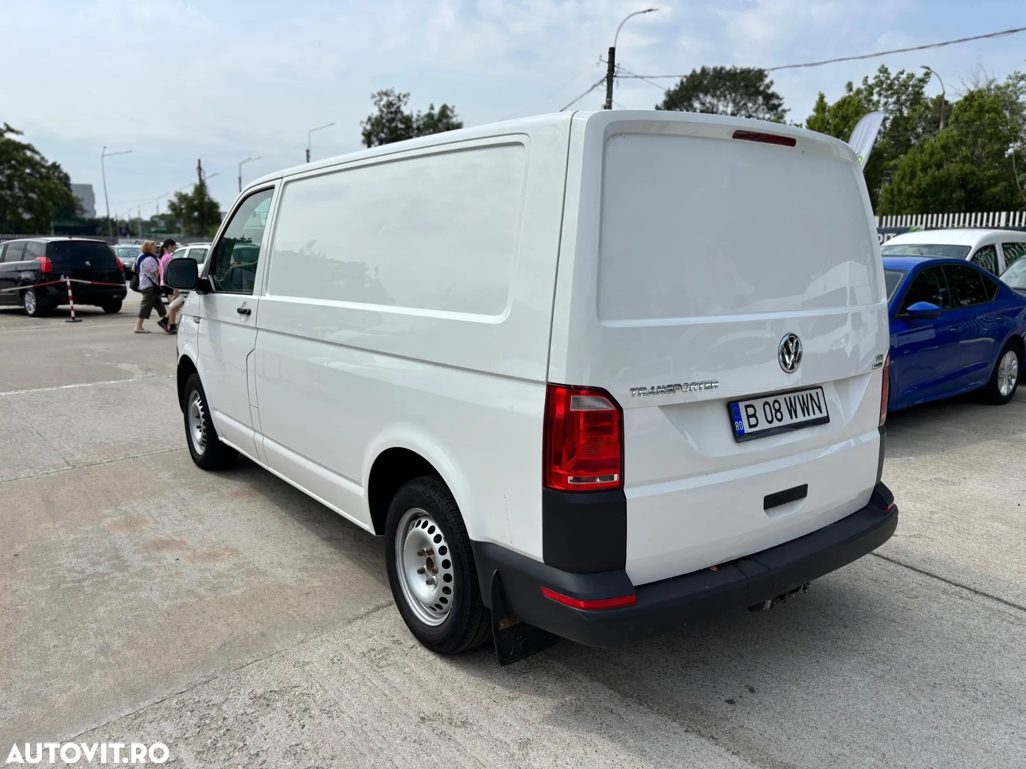 Volkswagen Transporter - 4