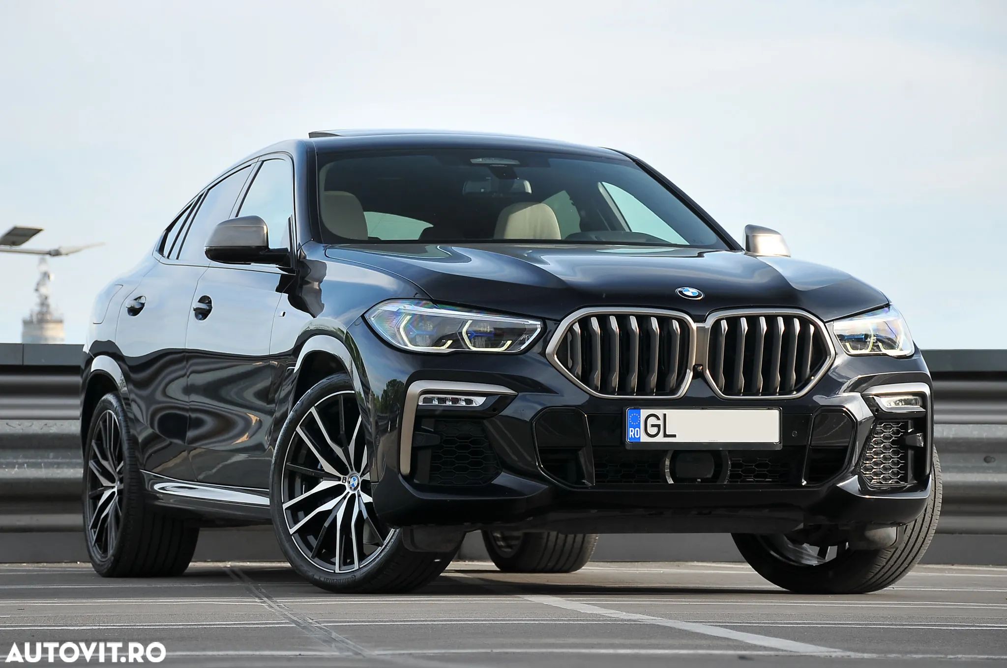 BMW X6 M M50i - 1