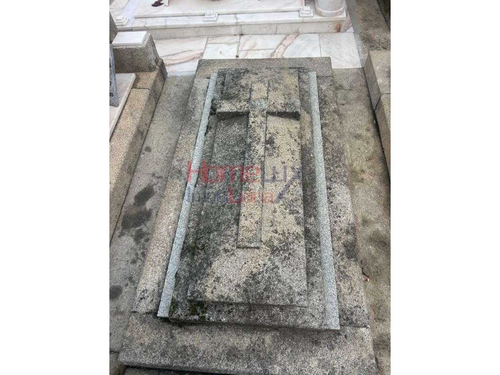 Cedência de Direito de Concessão de Jazigo em Leça da Palmeira - Grande imagem: 3/4