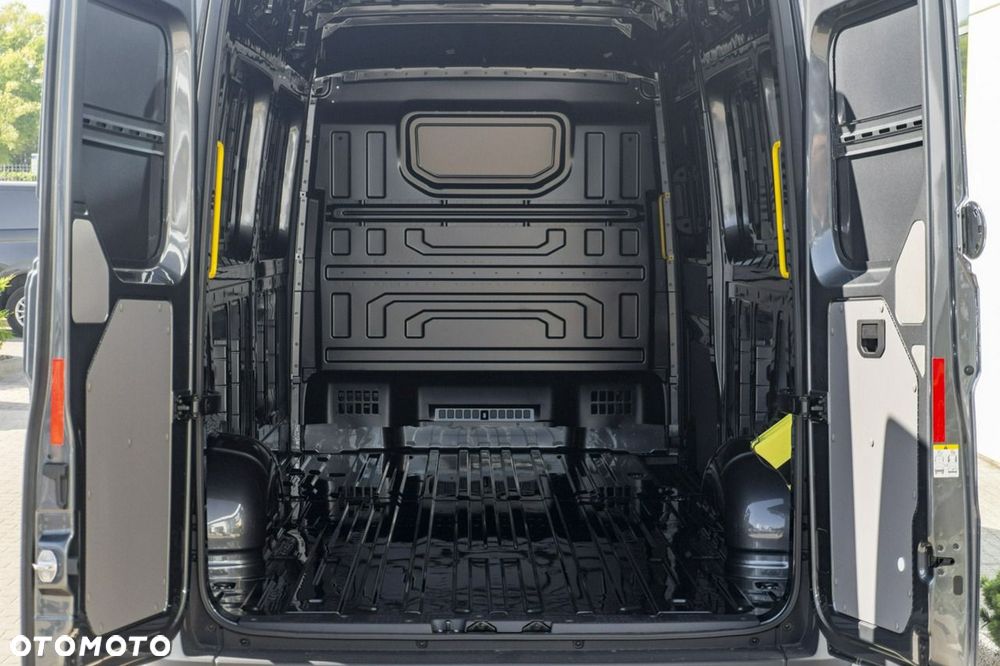 Volkswagen Crafter - 13