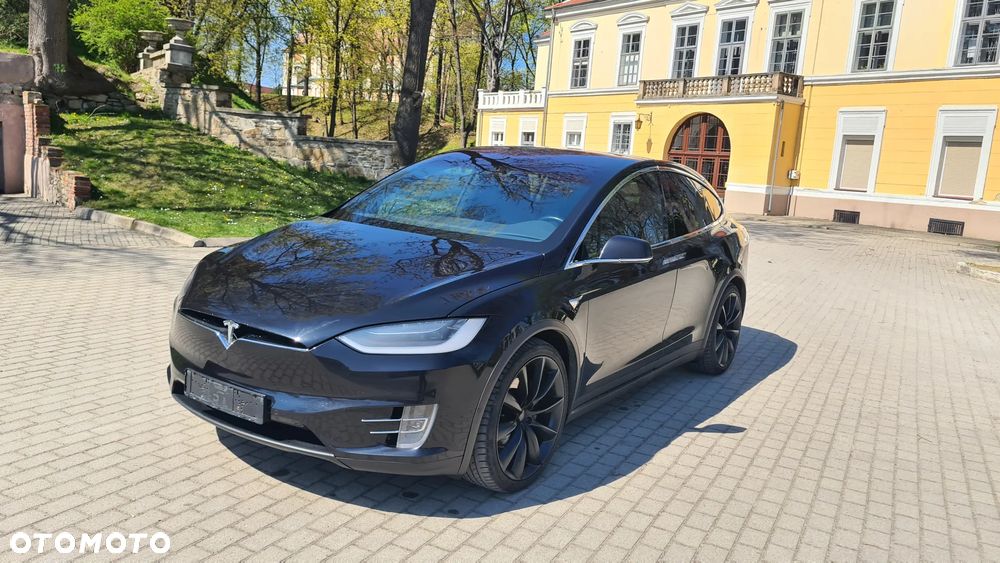 Tesla Model X - 1