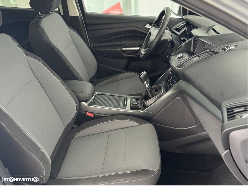 Ford Kuga 1.5 TDCi Business - 24